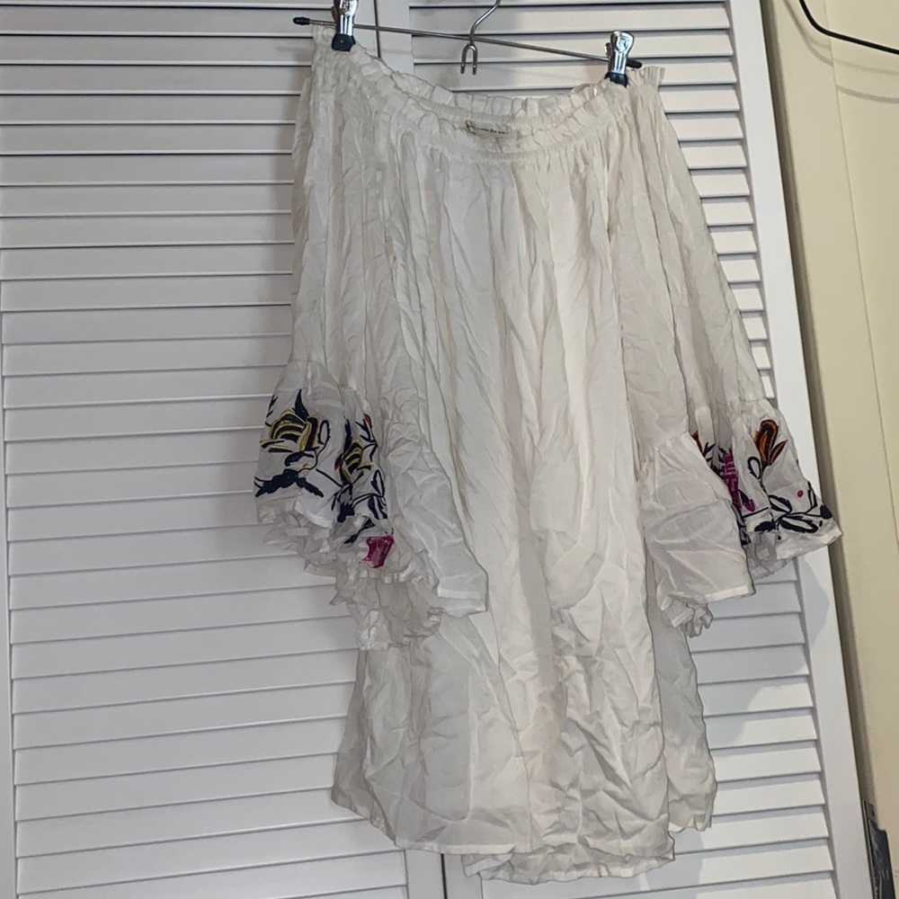 Super cute off shoulder white dress!